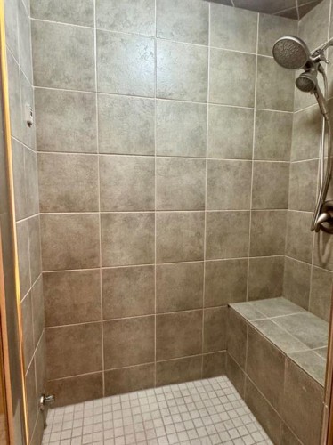 1108-24 Hemlock Crescent Sw, Calgary, AB - Indoor Photo Showing Bathroom