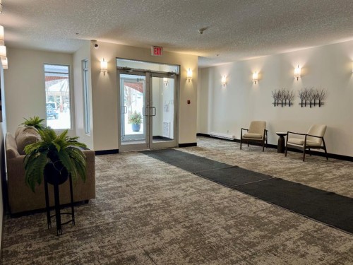 1108-24 Hemlock Crescent Sw, Calgary, AB - Indoor Photo Showing Other Room