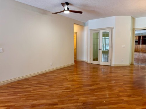 1108-24 Hemlock Crescent Sw, Calgary, AB - Indoor Photo Showing Other Room