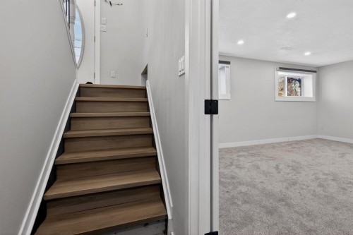 255 Rundleridge Drive Ne, Calgary, AB - Indoor Photo Showing Other Room