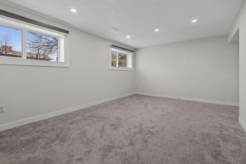 255 Rundleridge Drive Ne, Calgary, AB - Indoor Photo Showing Other Room