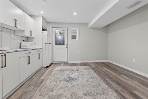 255 Rundleridge Drive Ne, Calgary, AB - Indoor