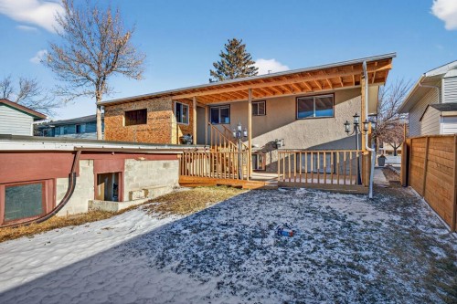 255 Rundleridge Drive Ne, Calgary, AB - Outdoor With Deck Patio Veranda