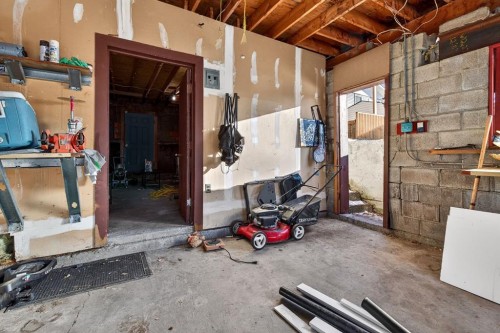 255 Rundleridge Drive Ne, Calgary, AB - Indoor Photo Showing Other Room