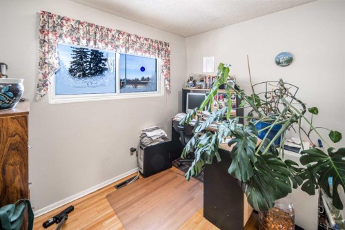 4012 Varsity Drive Nw, Calgary, AB - Indoor Photo Showing Other Room