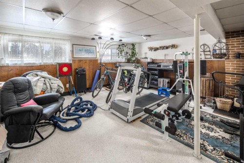 4012 Varsity Drive Nw, Calgary, AB - Indoor Photo Showing Gym Room