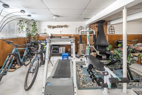 4012 Varsity Drive Nw, Calgary, AB - Indoor Photo Showing Gym Room