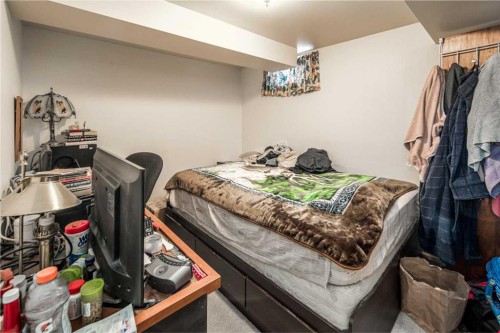 4012 Varsity Drive Nw, Calgary, AB - Indoor Photo Showing Bedroom