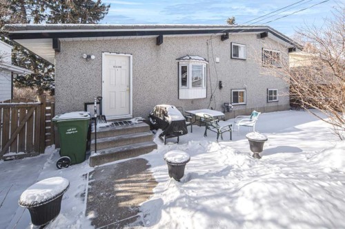 4012 Varsity Drive Nw, Calgary, AB - Outdoor