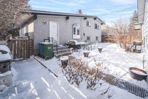 4012 Varsity Drive Nw, Calgary, AB - Outdoor