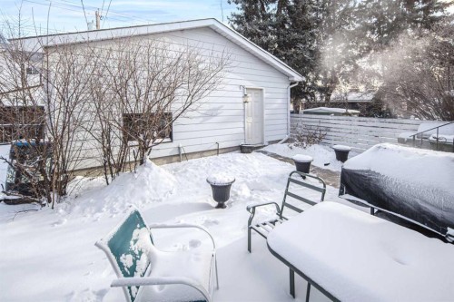 4012 Varsity Drive Nw, Calgary, AB - Outdoor