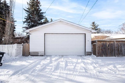 4012 Varsity Drive Nw, Calgary, AB - Outdoor