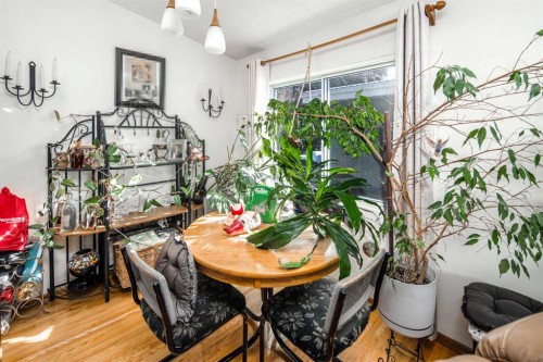 4012 Varsity Drive Nw, Calgary, AB - Indoor Photo Showing Dining Room