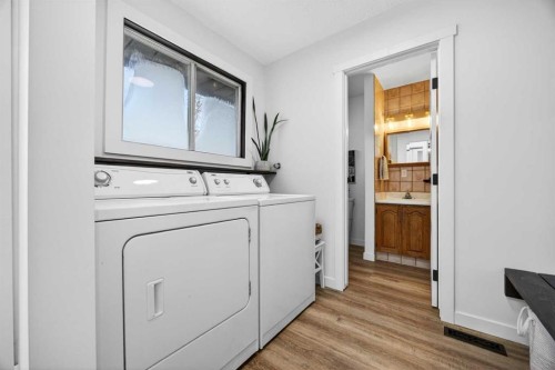 7103 Bow Crescent Nw, Calgary, AB - Indoor Photo Showing Laundry Room