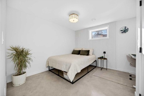 7103 Bow Crescent Nw, Calgary, AB - Indoor Photo Showing Bedroom