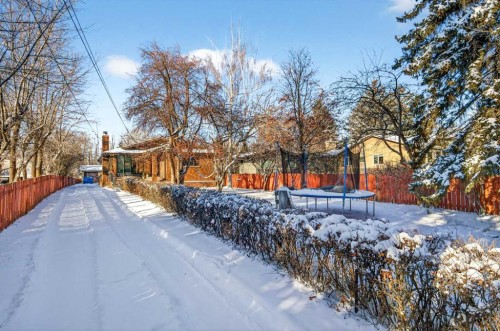 7103 Bow Crescent Nw, Calgary, AB - Outdoor