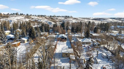 7103 Bow Crescent Nw, Calgary, AB - Outdoor With View