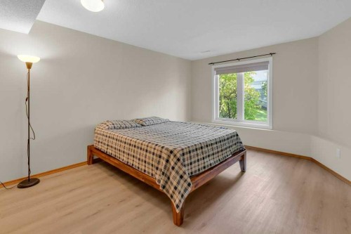 119 Edgepark Villas Nw, Calgary, AB - Indoor Photo Showing Bedroom