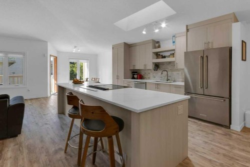 119 Edgepark Villas Nw, Calgary, AB - Indoor Photo Showing Kitchen
