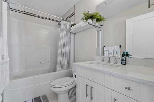 5 Cimarron Springs Circle, Okotoks, AB - Indoor Photo Showing Bathroom