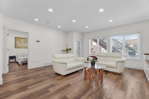 5 Cimarron Springs Circle, Okotoks, AB - Indoor Photo Showing Living Room