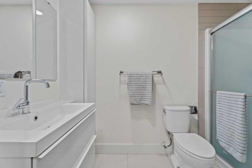 5 Cimarron Springs Circle, Okotoks, AB - Indoor Photo Showing Bathroom