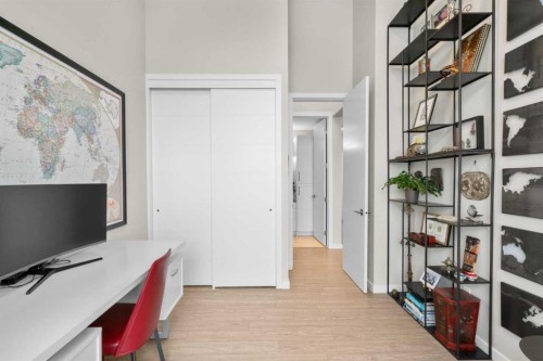 607-11 Mahogany Circle Se, Calgary, AB - Indoor Photo Showing Office