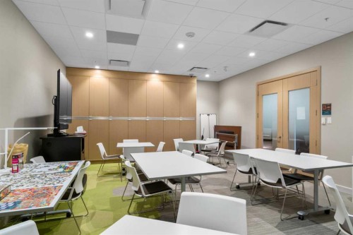 607-11 Mahogany Circle Se, Calgary, AB - Indoor Photo Showing Dining Room