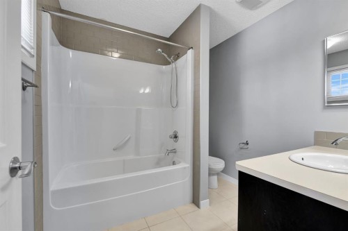 274 Auburn Meadows Place Se, Calgary, AB - Indoor Photo Showing Bathroom