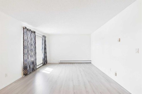 313-1735 11 Avenue Sw, Calgary, AB - Indoor Photo Showing Other Room