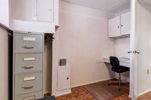 410 60 Avenue Ne, Calgary, AB - Indoor