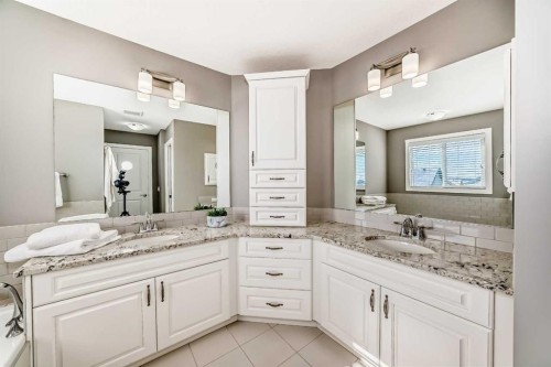 18 Mount Rae Place, Okotoks, AB - Indoor Photo Showing Bathroom