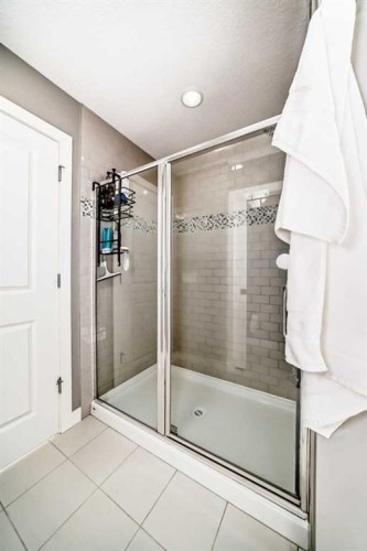 18 Mount Rae Place, Okotoks, AB - Indoor Photo Showing Bathroom