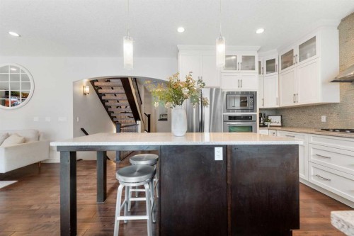35 Aspenshire Drive Sw, Calgary, AB - Indoor Photo Showing Kitchen With Upgraded Kitchen