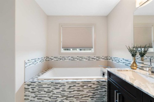 35 Aspenshire Drive Sw, Calgary, AB - Indoor Photo Showing Bathroom