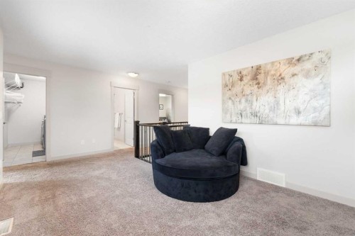 35 Aspenshire Drive Sw, Calgary, AB - Indoor Photo Showing Living Room