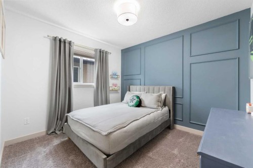 35 Aspenshire Drive Sw, Calgary, AB - Indoor Photo Showing Bedroom