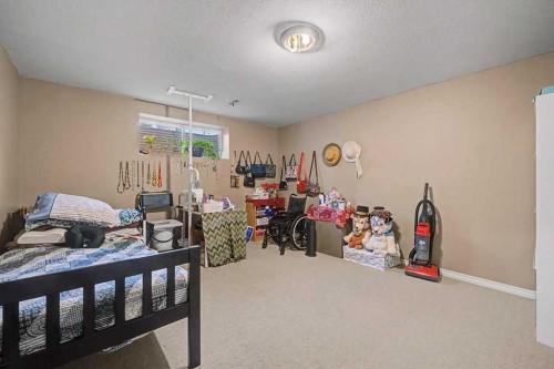 284 Hawkmere View, Chestermere, AB - Indoor Photo Showing Other Room