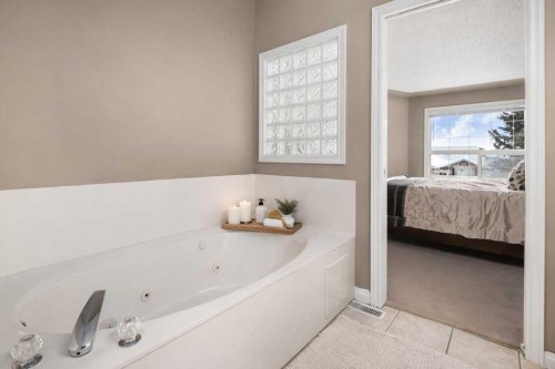 138 Sierra Morena Green Sw, Calgary, AB - Indoor Photo Showing Bathroom