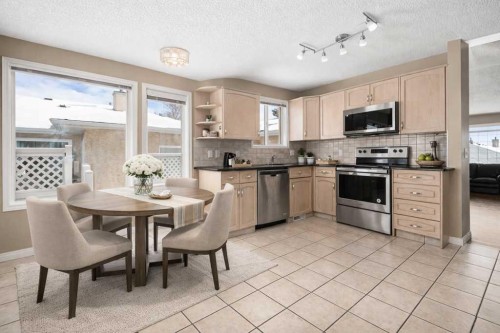 138 Sierra Morena Green Sw, Calgary, AB - Indoor