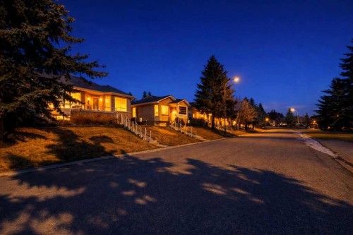 138 Sierra Morena Green Sw, Calgary, AB - Outdoor