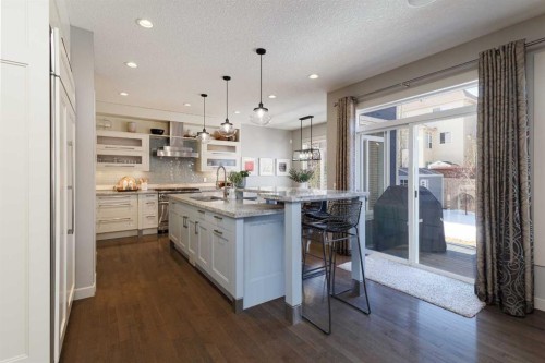 344 Evergreen Circle Sw, Calgary, AB - Indoor Photo Showing Kitchen With Upgraded Kitchen