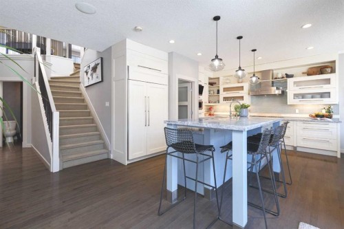 344 Evergreen Circle Sw, Calgary, AB - Indoor Photo Showing Kitchen With Upgraded Kitchen