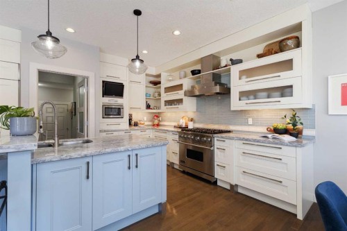 344 Evergreen Circle Sw, Calgary, AB - Indoor Photo Showing Kitchen With Upgraded Kitchen
