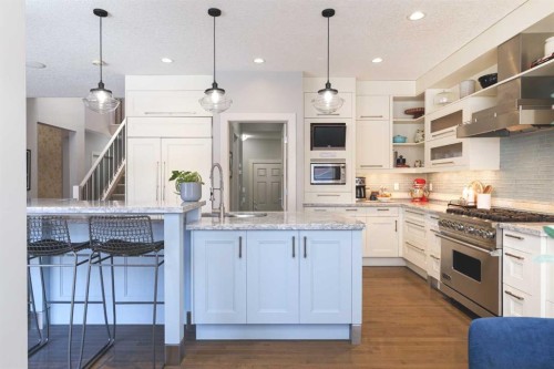 344 Evergreen Circle Sw, Calgary, AB - Indoor Photo Showing Kitchen With Double Sink With Upgraded Kitchen