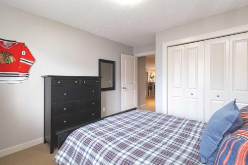 344 Evergreen Circle Sw, Calgary, AB - Indoor Photo Showing Bedroom