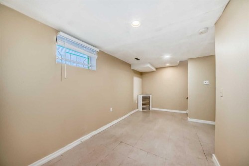 172 Pinehill Road Ne, Calgary, AB - Indoor