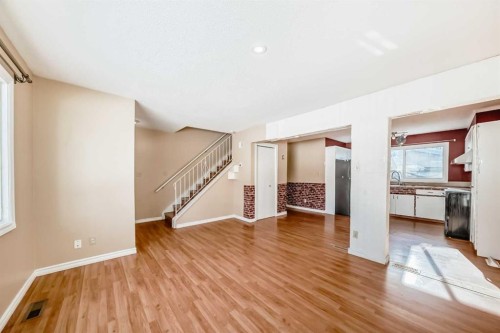 172 Pinehill Road Ne, Calgary, AB - Indoor Photo Showing Other Room