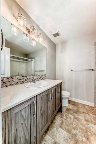 58-138 Seton Passage Se, Calgary, AB - Indoor Photo Showing Bathroom