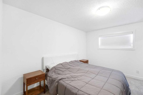 29 Herron Mews Ne, Calgary, AB - Indoor Photo Showing Bedroom